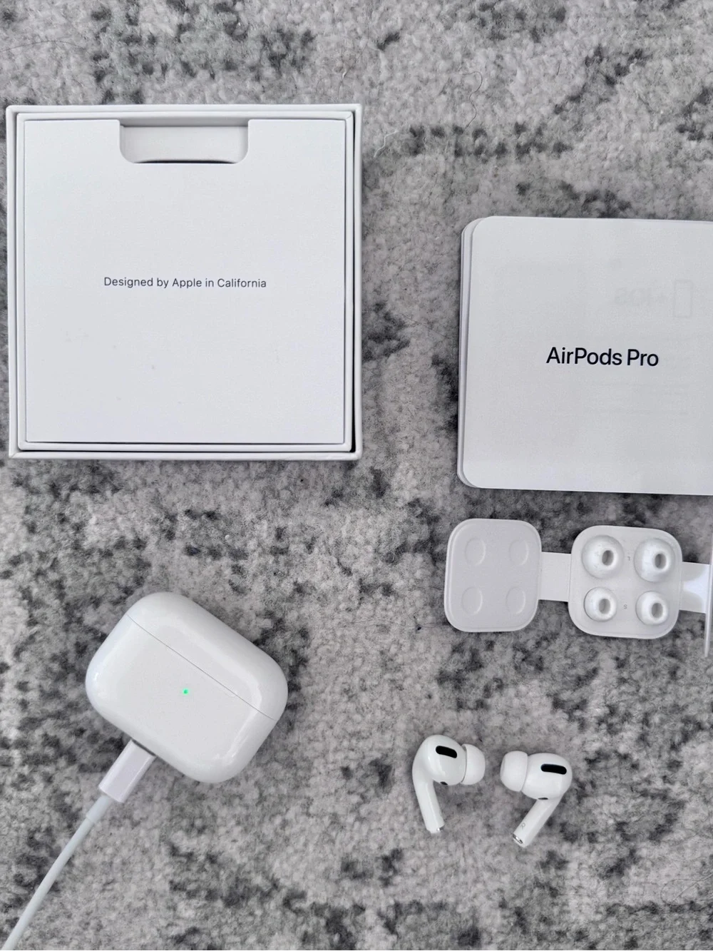 Apple AirPods Pro (First Generation) with Wireless Charging Case - Like New!